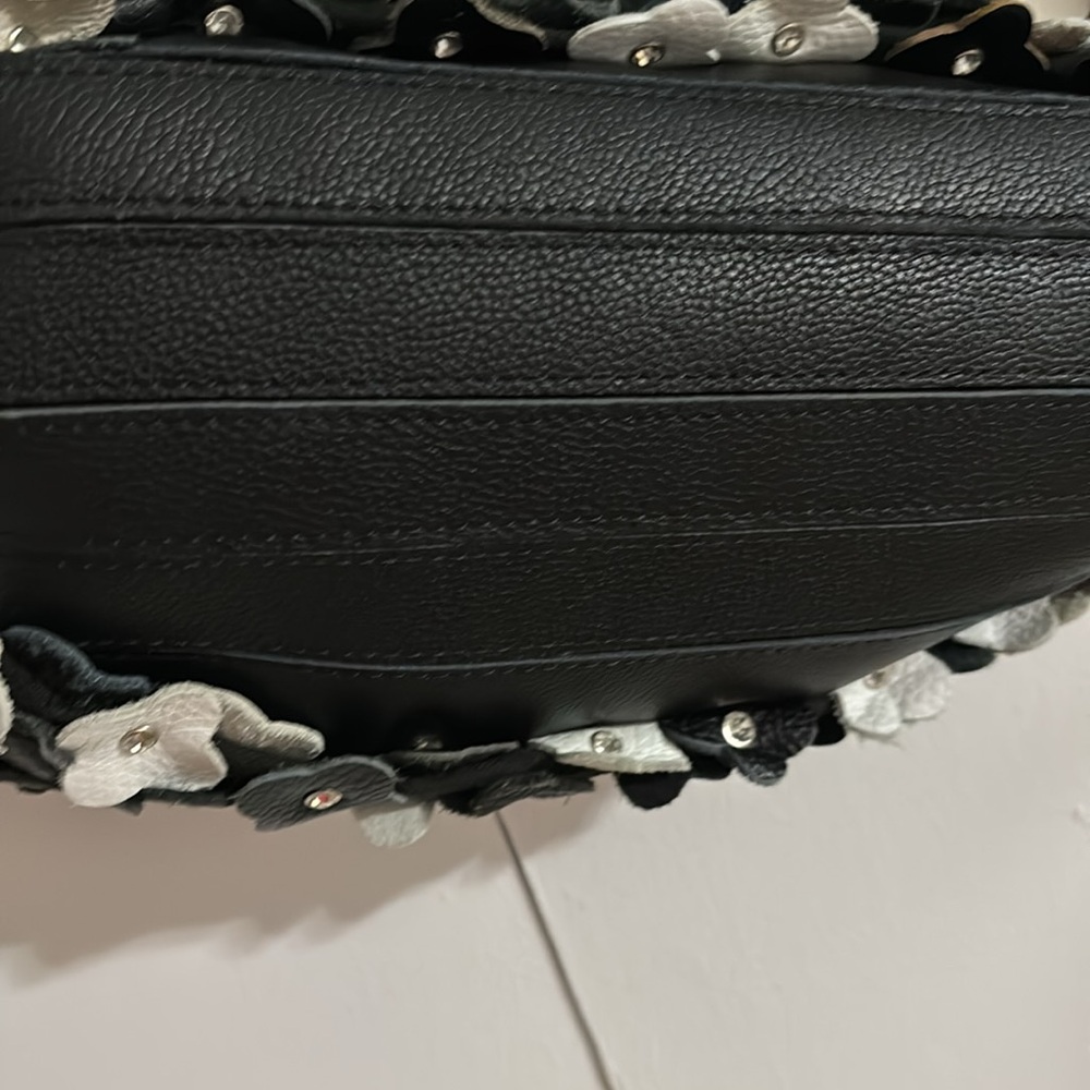Ameri Leather Floral Black And White Shoulder Bag - image 4